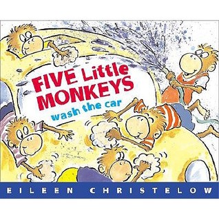 Cinco pequeños monos lavan el coche