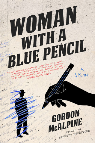 Mujer con un lápiz azul