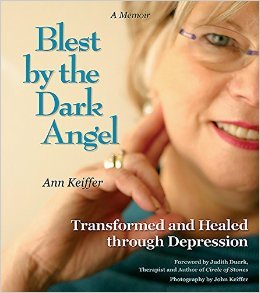 Blest by the Dark Angel: Transformada y curada a través de la depresión