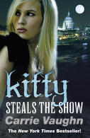 Kitty roba el espectáculo